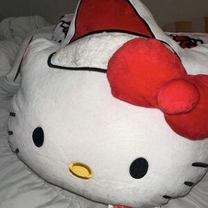 NWT HELLO KITTY 2 PLUSH PILLOW  SET